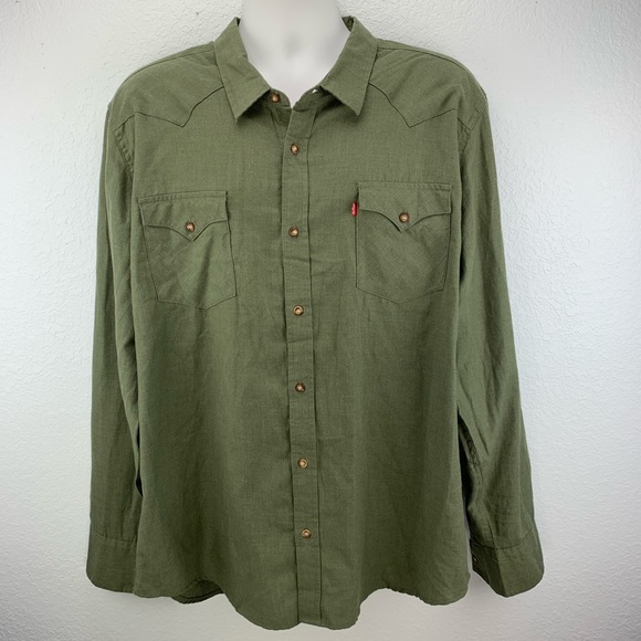 green levis shirt